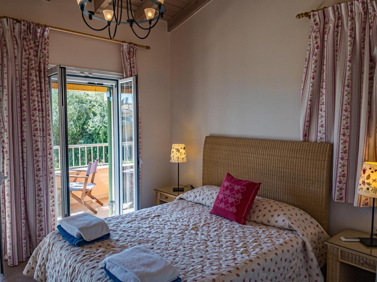 La Riviera Barbati Seaside Apartments & Villas Bagian luar foto