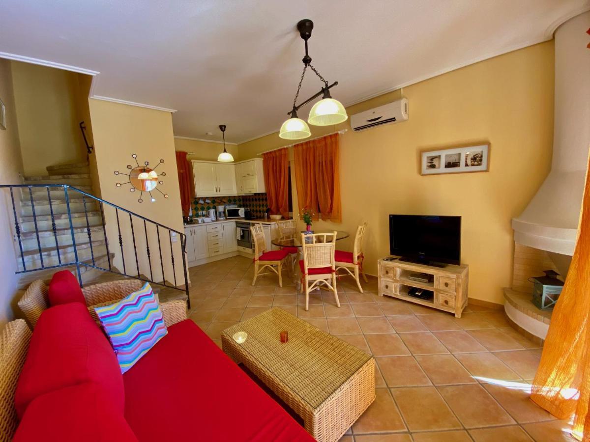 La Riviera Barbati Seaside Apartments & Villas Bagian luar foto